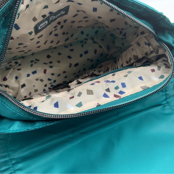 Lug Presto Emerald Bubble Quilted Crossbody With RFID Blocking. - Picture 8 of 9